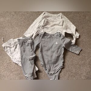 GAP Baby Bodysuit/Pant Set